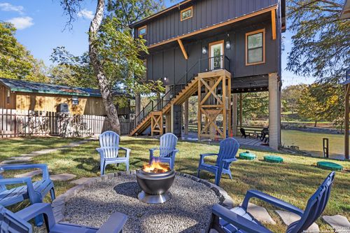 6790 River Rd, New Braunfels, TX, 78132-3116 | Card Image