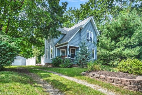 695 N Saint Clair St, Painesville, OH, 44077-4109 | Card Image