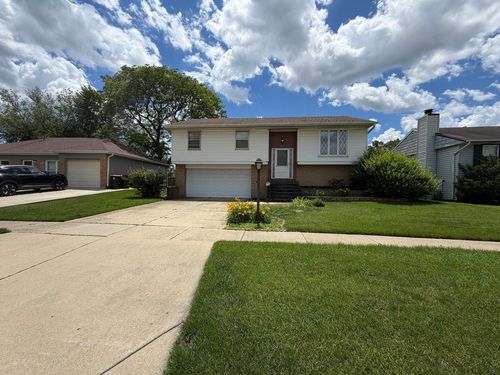 613 Wicker Ave, Streamwood, IL, 60107-2141 | Card Image