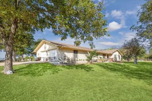 1500 S Main St, Taylor, TX, 76574-4324 | Card Image