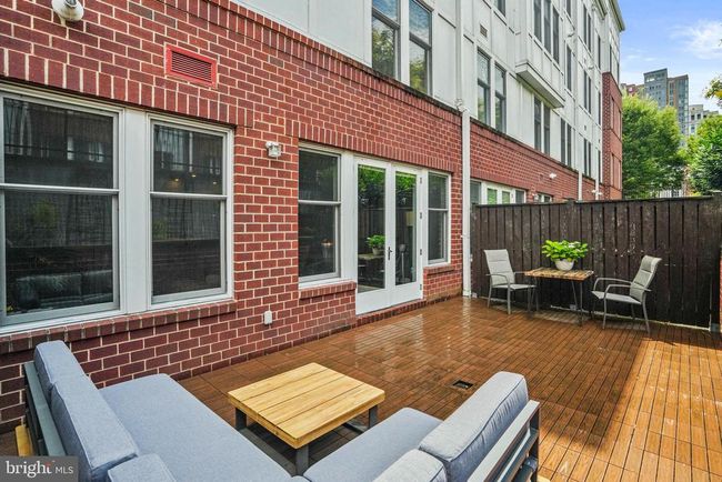 APT-104C - 1811 14 Th St N, Condo with 2 bedrooms, 3 bathrooms and null parking in ARLINGTON VA | Image 17