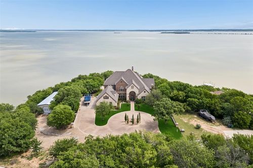 826 Cimmarron Bay Dr, Runaway Bay, TX, 76426-8425 | Card Image