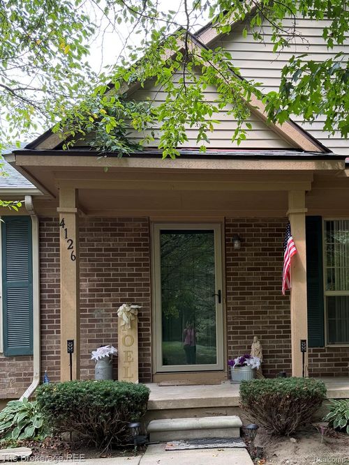 4126 Stonebridge, Holly, MI, 48442-9531 | Card Image
