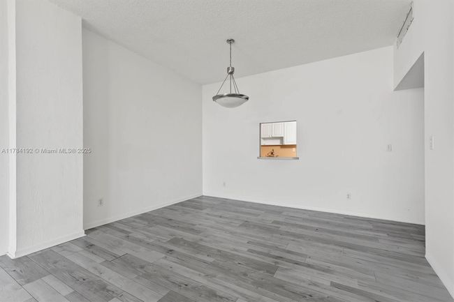 24 - 19380 Collins Ave, Condo with 1 bedrooms, 1 bathrooms and null parking in Sunny Isles Beach FL | Image 9