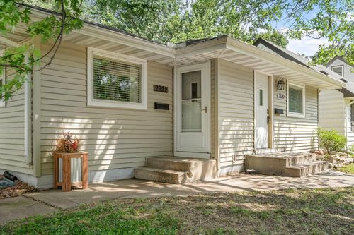 2622 Mcnair Dr N, Robbinsdale, MN, 55422-3717 | Card Image