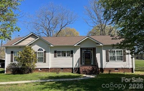 3951 Springs Rd, Conover, NC, 28613-6709 | Card Image