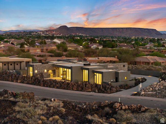 View of mountain feature with a residential view | Image 8