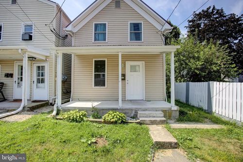 246 W North St, WAYNESBORO, PA, 17268-1216 | Card Image