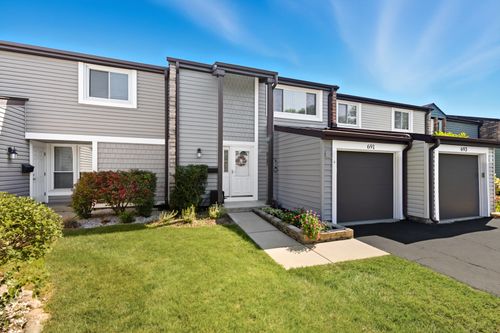 691 Lakeside Circle Dr, Wheeling, IL, 60090-5325 | Card Image