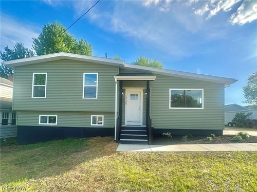 720 57th St, Vienna, WV, 26105-3244 | Card Image