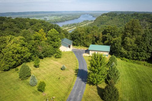 11215 Midway Ct, De Soto, WI, 54624 | Card Image