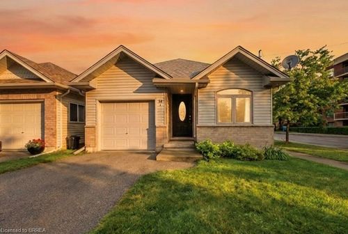 4-58 Waterloo St, Brantford, ON, N3T3R8 | Card Image