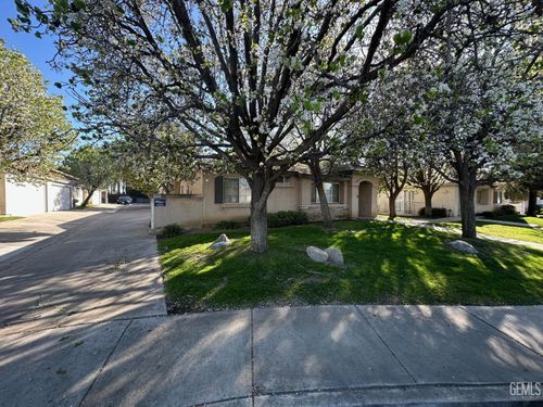 8105 Pebble Cove Ct, Bakersfield, CA, 93312-5568 | Card Image