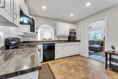 21-12172 72 Ave, Surrey, BC, V3W2L9 | Card Image