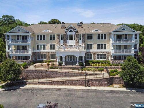 901 Four Seasons Ln, Woodcliff Lake, NJ, 07677-7200 | Card Image