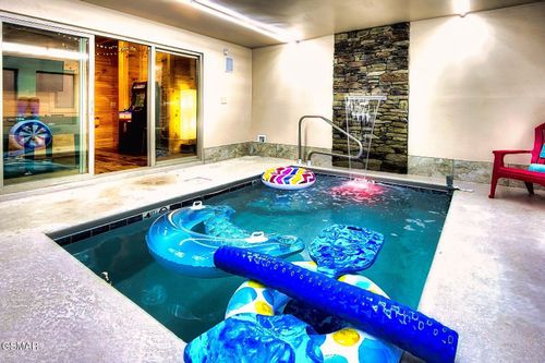 666 Stockton Drive, Sevierville, TN, 37876 | Card Image