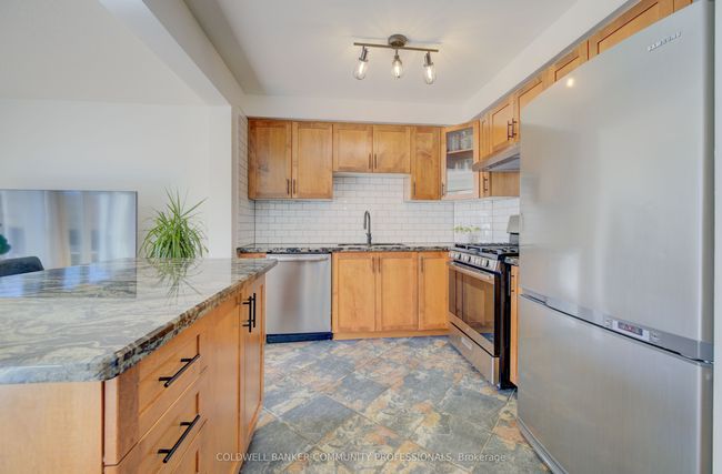 12 Gage St, House attached with 3 bedrooms, 2 bathrooms and 1 parking in Grimsby ON | Image 11