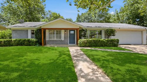 3211 John Campbells Trl, Austin, TX, 78735-6917 | Card Image