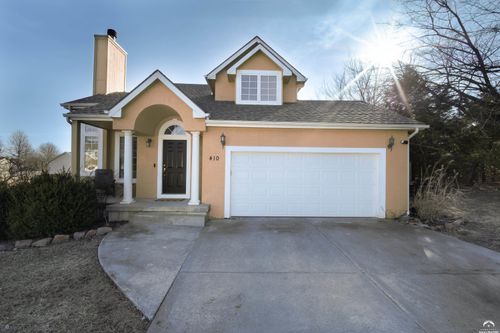 410 Myers Dr, Tonganoxie, KS, 66086-8926 | Card Image