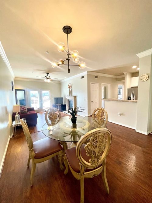 apt-326-2400 Mccue Rd, Houston, TX, 77056-5115 | Card Image