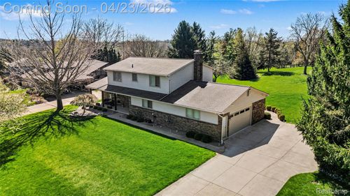 69533 Brookhill Dr, Bruce Twp, MI, 48065-4211 | Card Image