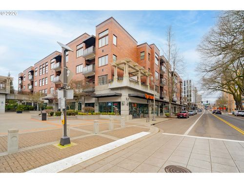 unit-306e-300 W 8th St, Vancouver, WA, 98660-3437 | Card Image