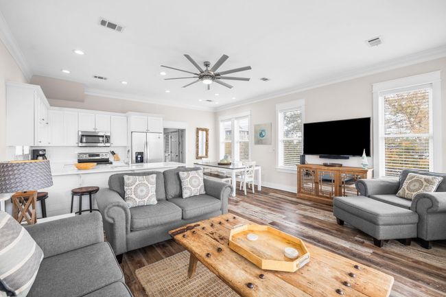 Living Room | Image 11