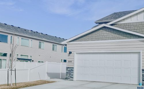 3500 S Chalice Pl, Sioux Falls, SD, 57106-7140 | Card Image