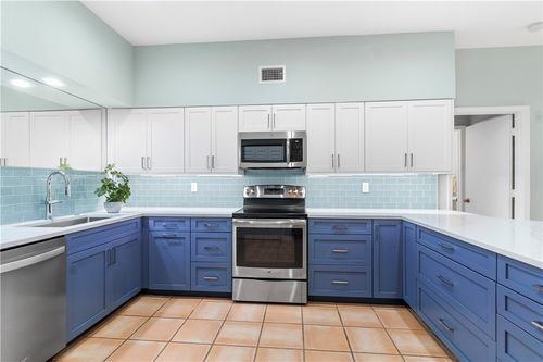 107-5040 Harmony Cir, Vero Beach, FL, 32967-7211 | Card Image