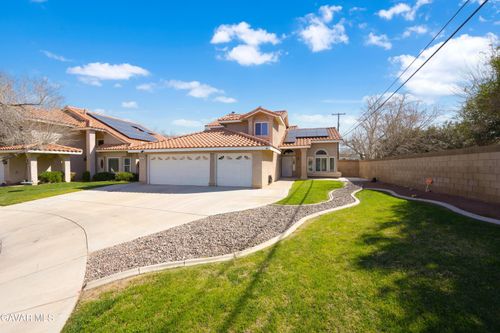 44200 Gillan Ave, Lancaster, CA, 93535-3847 | Card Image