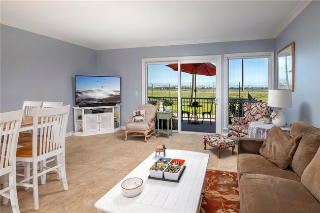 1627 Seal Way, House other with 3 bedrooms, 4 bathrooms and 4 parking in Seal Beach CA | Image 4
