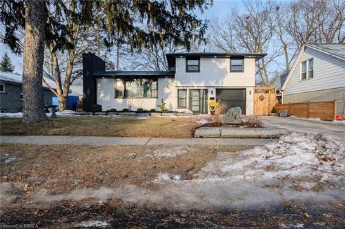 234 Grand St, Brantford, ON, N3R4C4 | Card Image