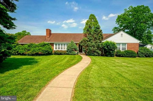 370 S Broadway, PENNSVILLE, NJ, 08070-2655 | Card Image