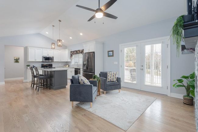 215 Heather Ln, House other with 3 bedrooms, 3 bathrooms and null parking in STAUNTON VA | Image 4
