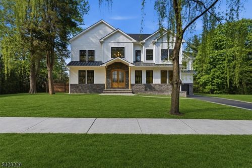 61 Hickory St, Metuchen, NJ, 08840-2709 | Card Image