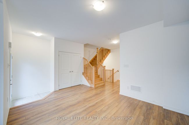 52 Alan Francis Lane, House attached with 3 bedrooms, 4 bathrooms and null parking in Markham ON | Image 6