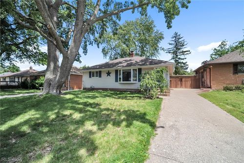 351 Gayle Dr, Sheffield Lake, OH, 44054-1914 | Card Image