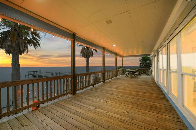 427 2 Nd St, House other with 3 bedrooms, 3 bathrooms and 1 parking in San Leon TX | Image 10