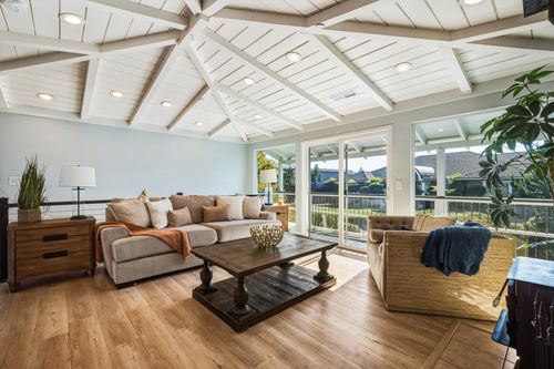 17 Sunset Dr, Watsonville, CA, 95076-9652 | Card Image