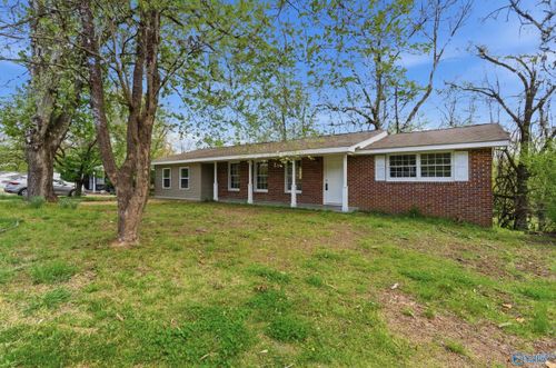 69 E Lakeside Dr, Florence, AL, 35630-3213 | Card Image