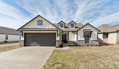 12316 N 130th East Ave, Collinsville, OK, 74021-8004 | Card Image