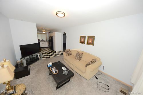 280 Hutton St, Northville, MI, 48167-1212 | Card Image