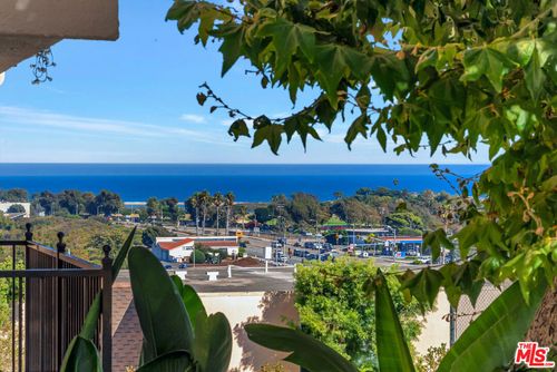 d238-23901 Civic Center Way, Malibu, CA, 90265-4829 | Card Image