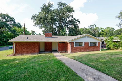 2714 Pine Shadows Dr, Huntsville, TX, 77320-3714 | Card Image
