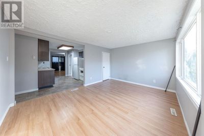 4710 42 St, House other with 3 bedrooms, 2 bathrooms and 2 parking in Lloydminster SK | Image 2