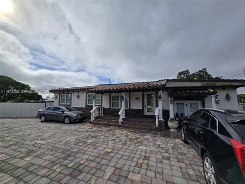 110 W 53rd St, Hialeah, FL, 33012-3753 | Card Image
