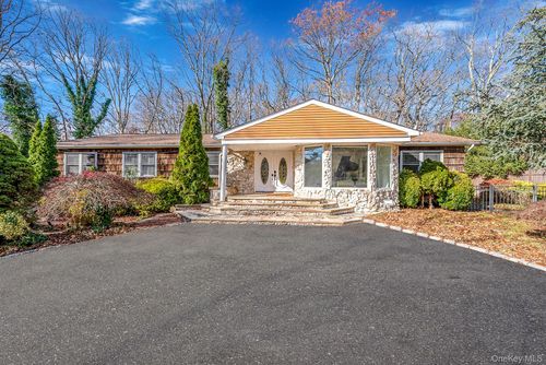 25 Farmington Ln, Melville, NY, 11747-4016 | Card Image