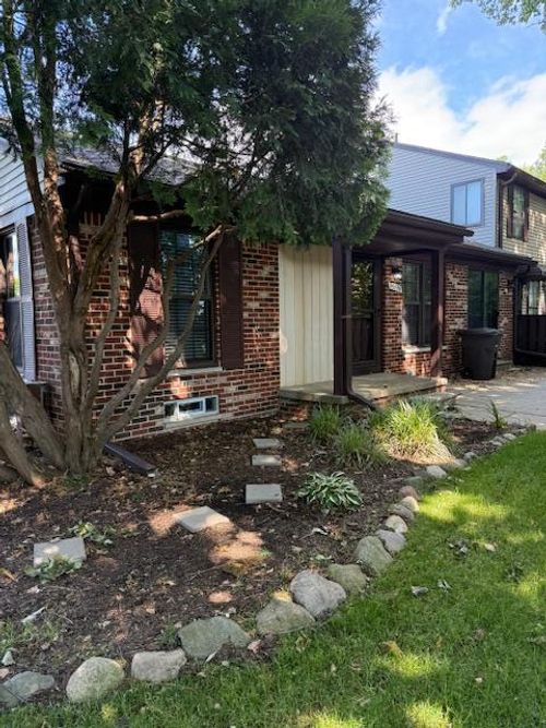 39596 Old Dominion Dr, Clinton Township, MI, 48038-2648 | Card Image