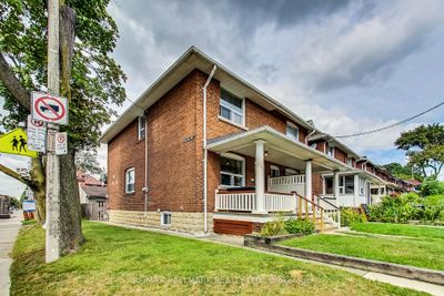 400 Christie St, Home with 3 bedrooms, 2 bathrooms and 2 parking in Toronto ON | Image 3