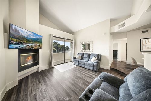 81-19009 Sherman Way, Reseda, CA, 91335 | Card Image